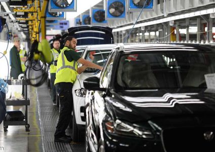 هل يتجه الاقتصاد البريطاني نحو الكساد؟