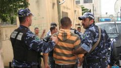 الشرطة تقبض على 3 اشخاص لقيامهم بسرقة 16 منزل قيد الانشاء