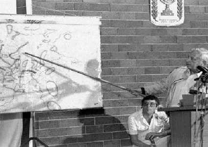 نتنياهو يؤجل رفع السرية عن وثائق متعلقة بمجازر واغتيالات