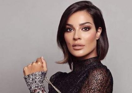 مفاجأة خاصة وقالب حلوى مميز لنادين نسيب نجيم