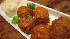 كرات دجاج بالكاري