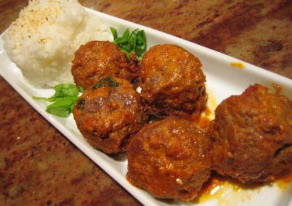 كرات دجاج بالكاري