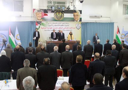 ماذا قال الرئيس عباس عن قانون الضمان خلال اجتماع الثوري؟