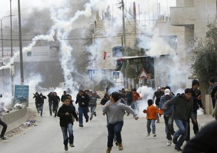 إصابة طفل خلال مواجهات مع الاحتلال في اللبن الشرقية