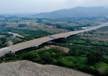 جيش فنزويلا يمنع دخول المساعدات الدولية