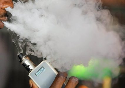 مصرع شاب انفجرت سيجارة إلكترونية في فمه