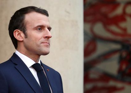 "السترات الصفراء" تتسبب بإلغاء زيارة ماكرون الخارجية