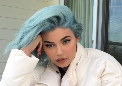 النيود ينتقل إلى ألوان شعر النجمات