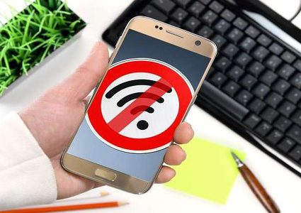 عالم: لا تنشر كل شيء في شبكات التواصل الاجتماعي