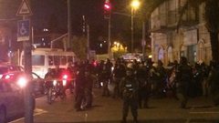 الاحتلال يعتدي على متظاهرين في حي الشيخ جراح بالقدس