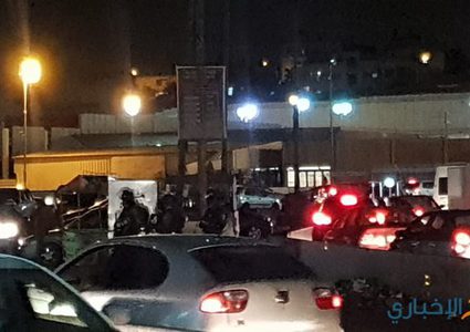 الاحتلال يعتقل طفلا وشابا من مخيم قلنديا