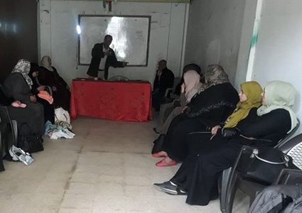 لقاء تثقيفي نظمته نقابة الغزل والنسيج في مخيم البريج