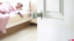 ما هي فائدة اغلاق غرف الأطفال أثناء نومهم ؟