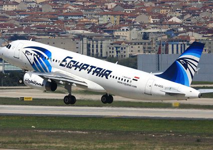 "مصر للطيران" تبدأ في سداد مديونياتها