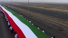 الكويت تدخل موسوعة غينيس.. بأطول علم