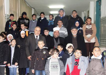 وزير الأوقاف يسلم اجهزة تعليمية للمكفوفين