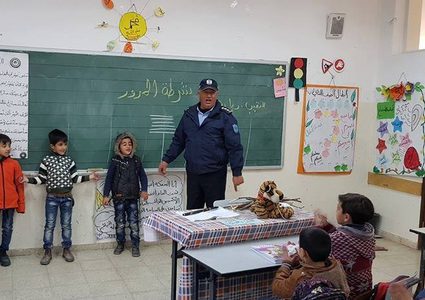 محاضرة توعية مرورية بمدرسة جبريل زلوم في الخليل