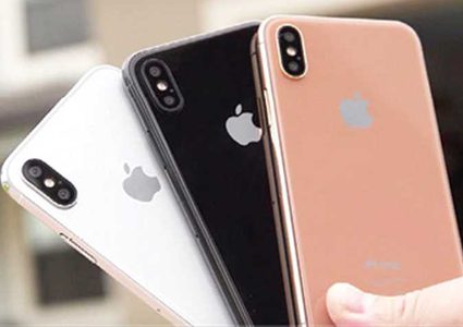 مستخدمو أيفون يحدثون هواتفهم مرة كل 4 سنوات