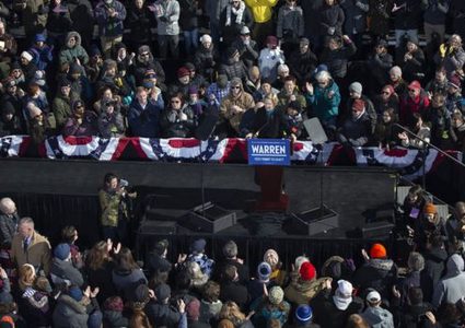 وارين تدشن حملتها لخوض الانتخابات الرئاسية الأمريكية