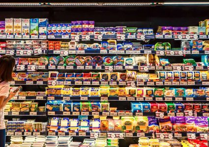 هل هناك علاقة بين الاطعمة المصنعة والشعور بالقلق؟