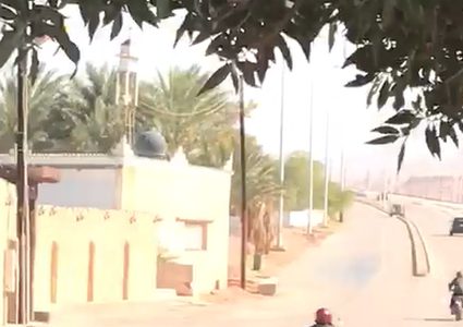 ولي عهد الأردن يستقل دراجته النارية ويرفض سيارات موكبه