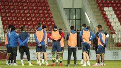 هلال القدس يبدأ تدريباته بعُمان استعداداً للقاء النصر