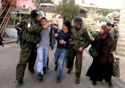 الاحتلال يفرج عن الطفل يوسف داري بشرط الحبس المنزلي