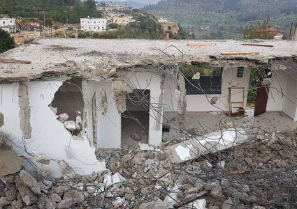 منزل عائلة الشويكي الذي هدمته قوات الاحتلال في قرية الولجة صباح اليوم .