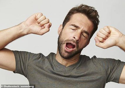 دراسة : النوم لأقل من 7ساعات قد يتلف الحمض النووي