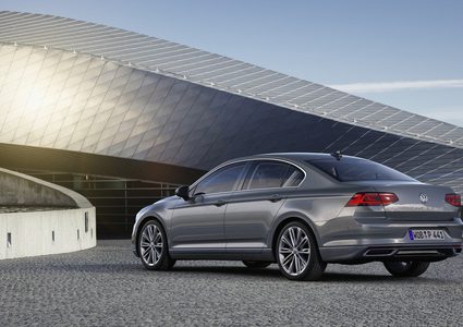 "فولكس فاغن" تطلق نسخا معدلة من "Passat" الأسطورية
