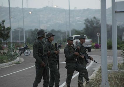 مادورو ينشر قوات خاصة عند الحدود مع كولومبيا