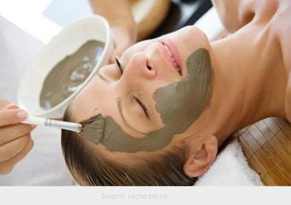 تعرف على فوائد "طين البحر الميت"