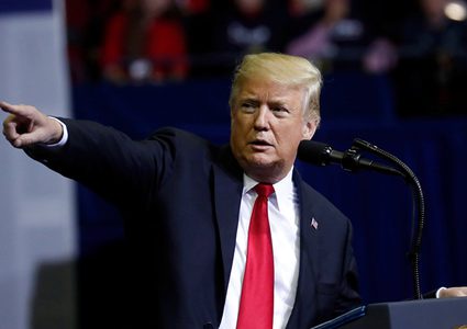 ترامب يطالب نائب مسلمة بالاستقالة من الكونغرس