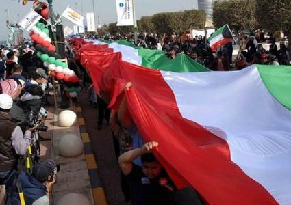 الكويت تدخل موسوعة "جينيس" بأطول علم في العالم!