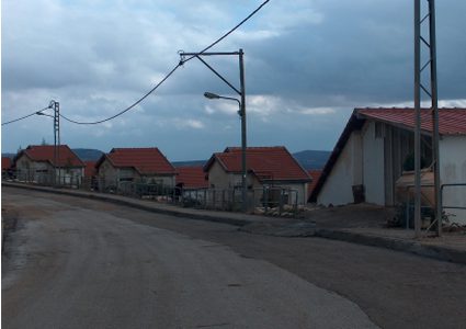 الاحتلال يعتقل مواطنين قرب مستوطنة براخا