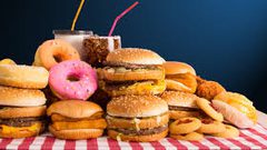 دراسة: الأطعمة السريعة تقلص سنوات عمر الإنسان بسرعة كبيرة