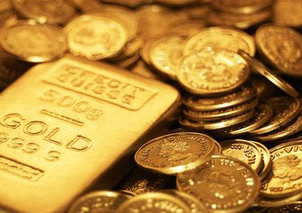 الذهب يهبط تزامنا مع ارتفاع الدولار  بسبب التوترات التجارة