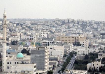 لقاء في الخليل يبحث سبل تعزيز صمود أهالي البلدة القديمة