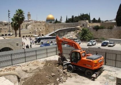 مختصون وباحثون: الحفريات في الأقصى وصلت لنقطة خطيرة