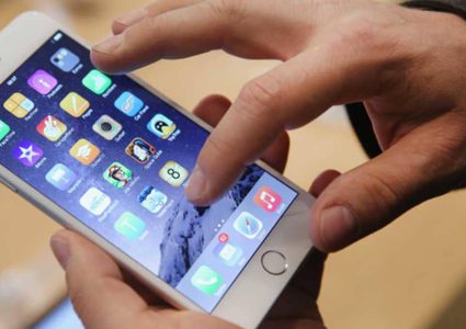 تطبيقات تسجل شاشة آيفون سرّا.. وأبل تتخذ إجراء فوريا