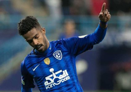 فوز للهلال والنصر يحسم القمة ضد الأهلي