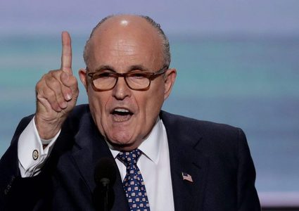 محامي ترامب: اسقاط النظام الايراني يبدأ من وارسو