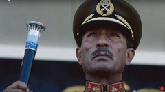مصر تحيي "ميلاد السادات" بعملات ذهبية وفضية