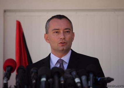 ملادينوف: 10 آلاف فرصة عمل جديدة للشباب في غزة