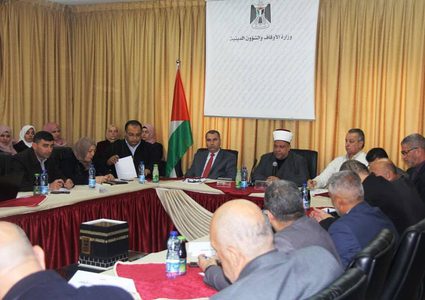 ادعيس يلتقي مدراء الأوقاف ويناقش اوضاع المساجد في المحافظات