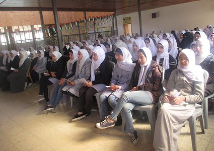 تنظيم محاضرات (ديني حياتي) في اناث قلقيلية