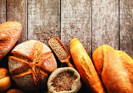 ما الفرق بين الخبز الأسمر والأبيض؟