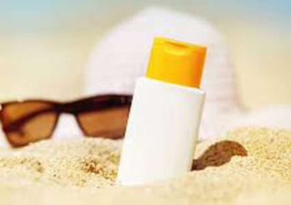هل تحتوي واقيات الشمس على مواد مسرطنة