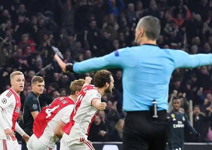 هل وقف الحكم و"الفار" مع ريال مدريد ضد أياكس؟