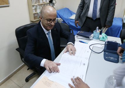 الحمد الله يفتتح مركز الطوارئ في بيرنبالا